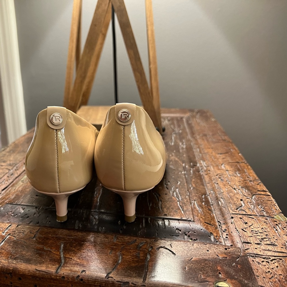 New without box Taryn Rose kitten heel pumps, patent nude